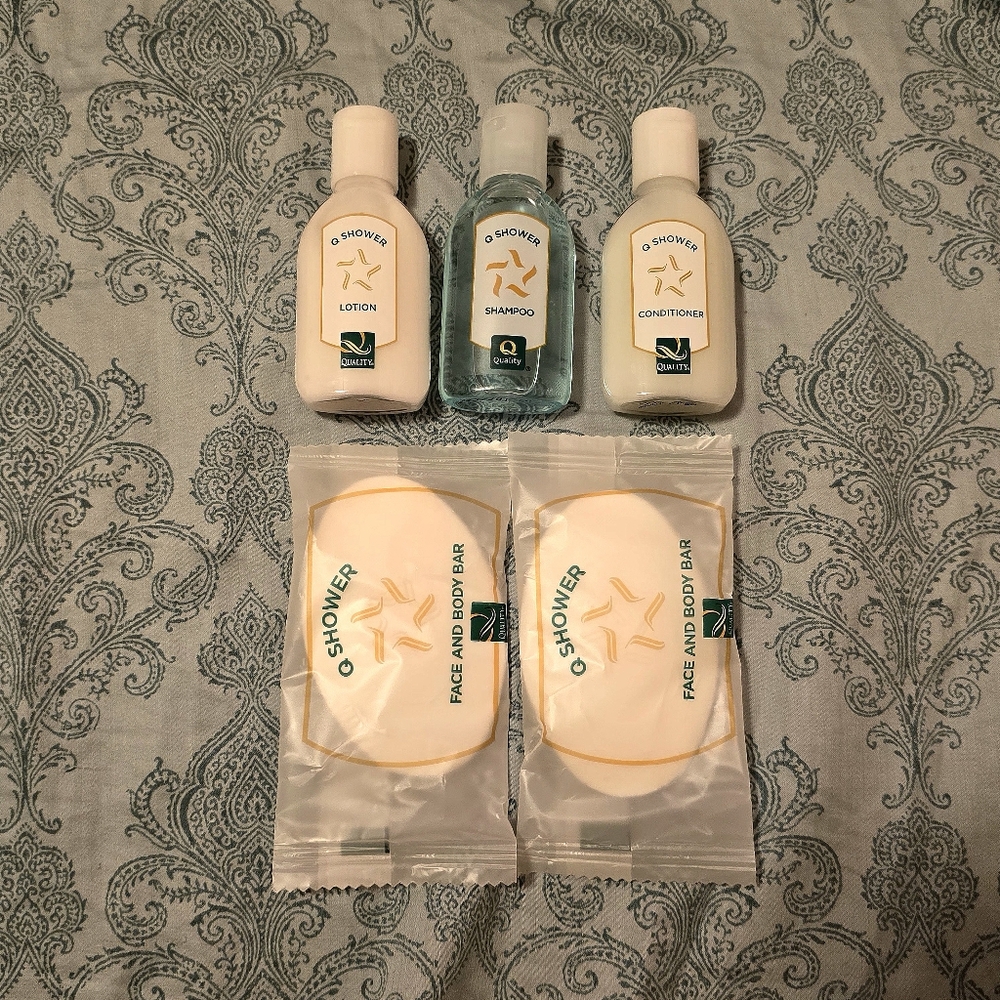 Shower Set Of 5 Quality Inn Shampoo Condtioner Soap Bars Lotion Travel